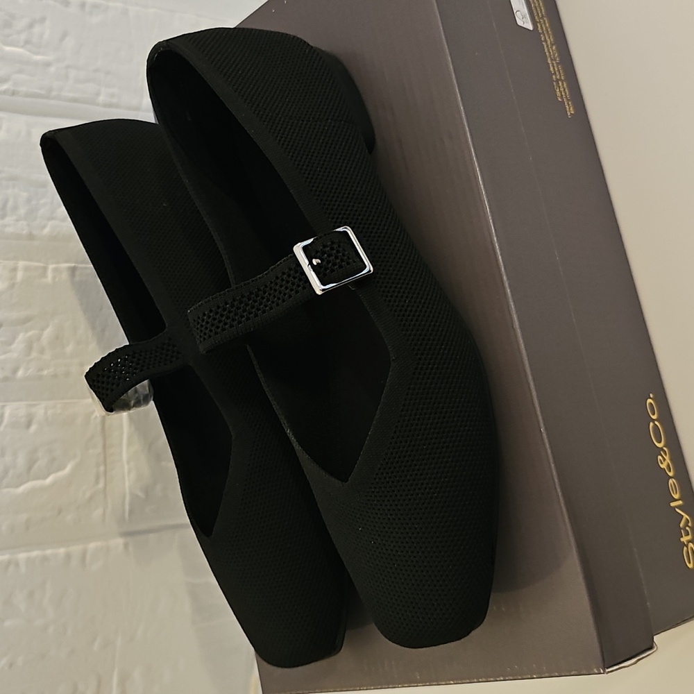 Black Ballet Flats